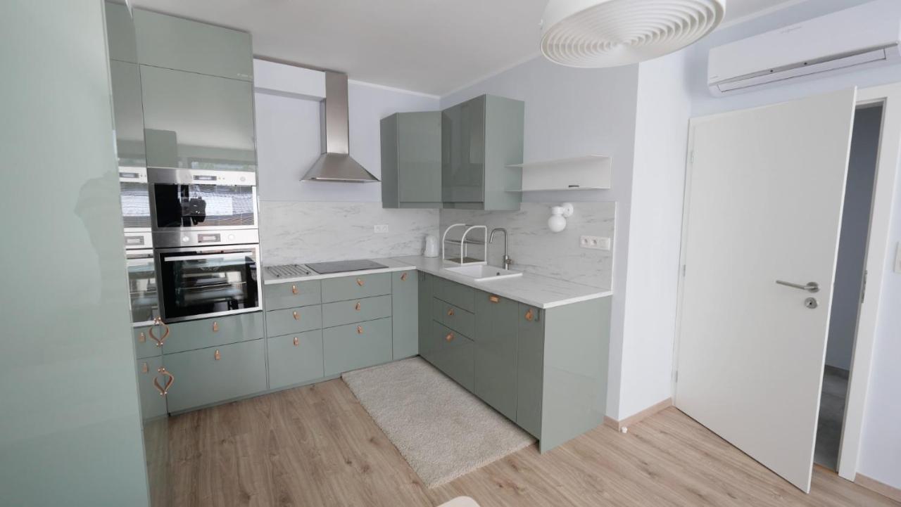 ברטיסלאבה Air-Conditioned, 2 Room Apartment With Terrace מראה חיצוני תמונה