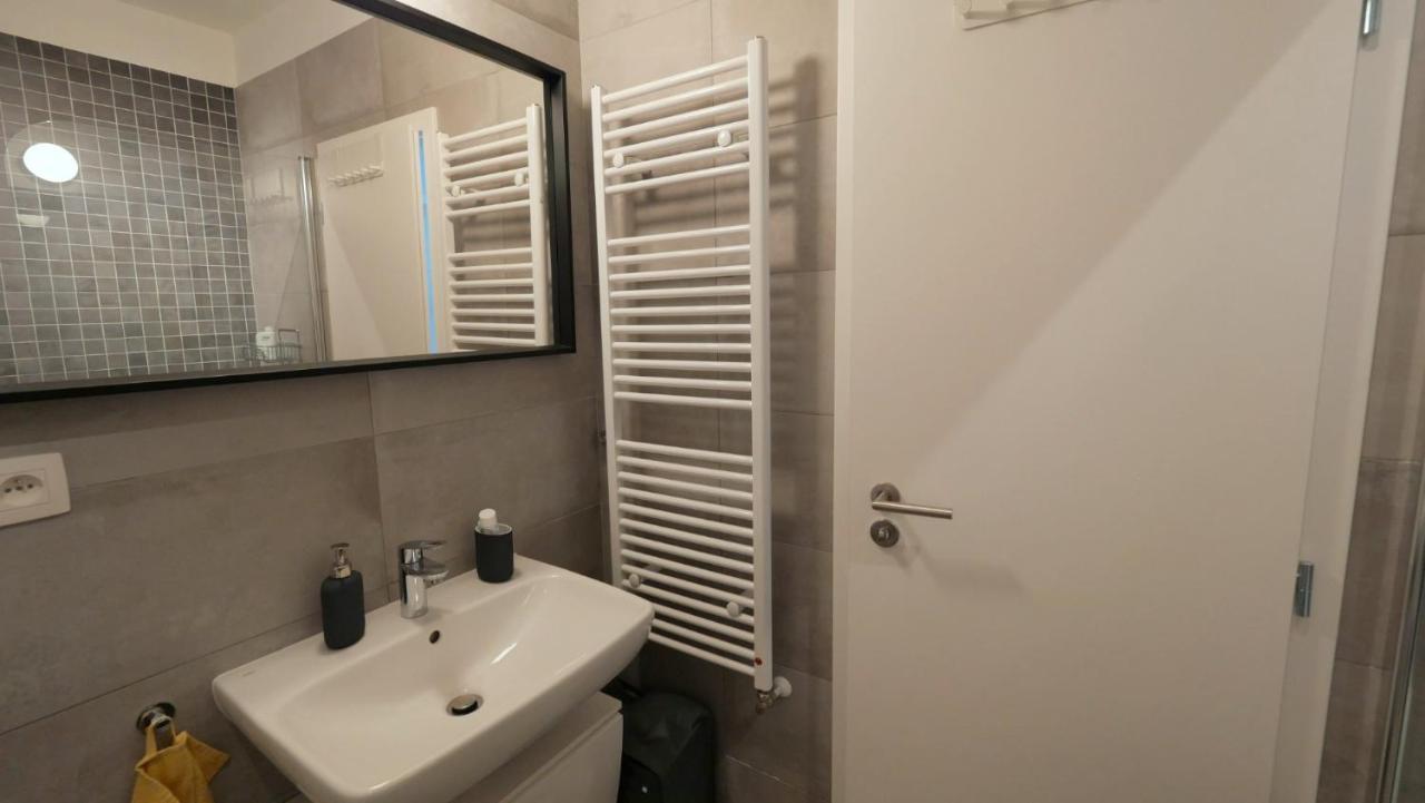 ברטיסלאבה Air-Conditioned, 2 Room Apartment With Terrace מראה חיצוני תמונה