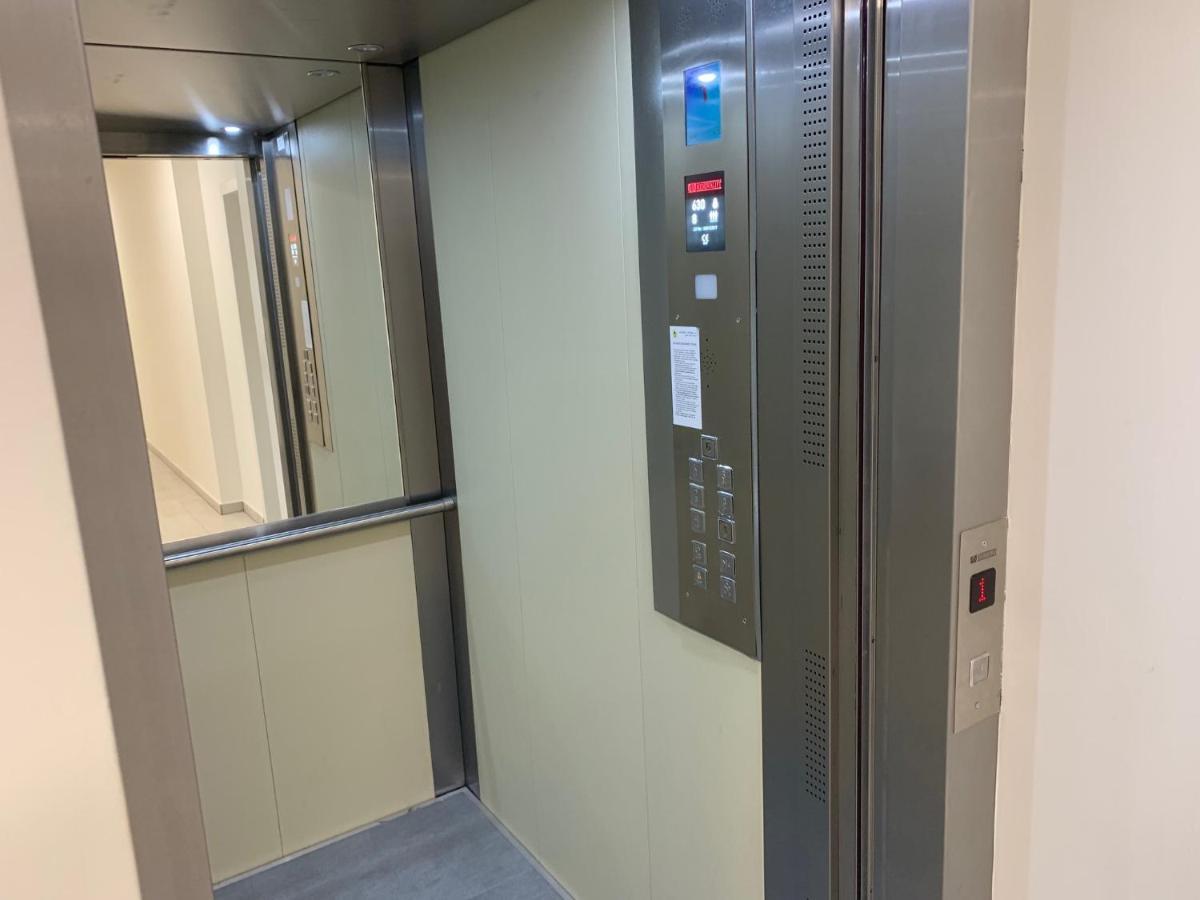 ברטיסלאבה Air-Conditioned, 2 Room Apartment With Terrace מראה חיצוני תמונה