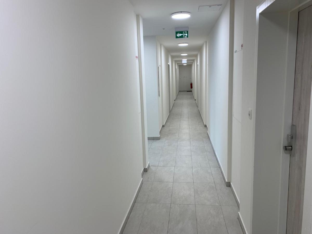 ברטיסלאבה Air-Conditioned, 2 Room Apartment With Terrace מראה חיצוני תמונה