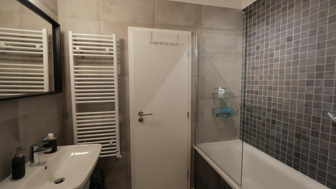 ברטיסלאבה Air-Conditioned, 2 Room Apartment With Terrace מראה חיצוני תמונה